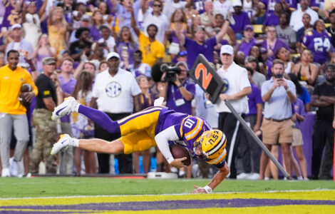 No. 8 LSU and QB Sam Leavitt overcome a rash of turnovers in a 45-14 victory over Louisiana Tech